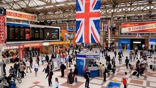 A Walk Through The London Victoria Station London England [upl. by Adnilreh]